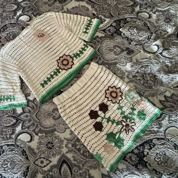 CHASING UNICORNS Sweet Dreams Floral Hand Crochet Set size Medium (NWT) - Picture 4 of 10